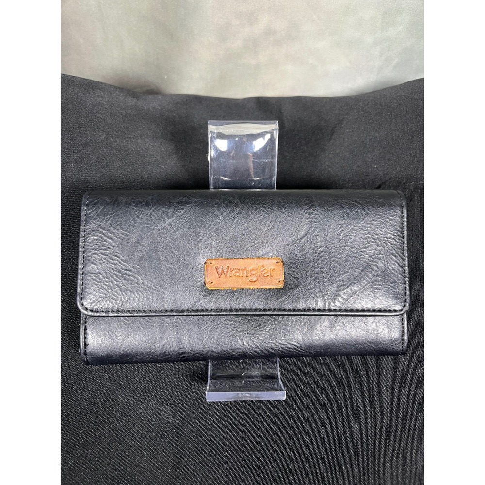 Wrangler Womens Black Vegan Leather Continental Wallet Logo Patch Snap Closure